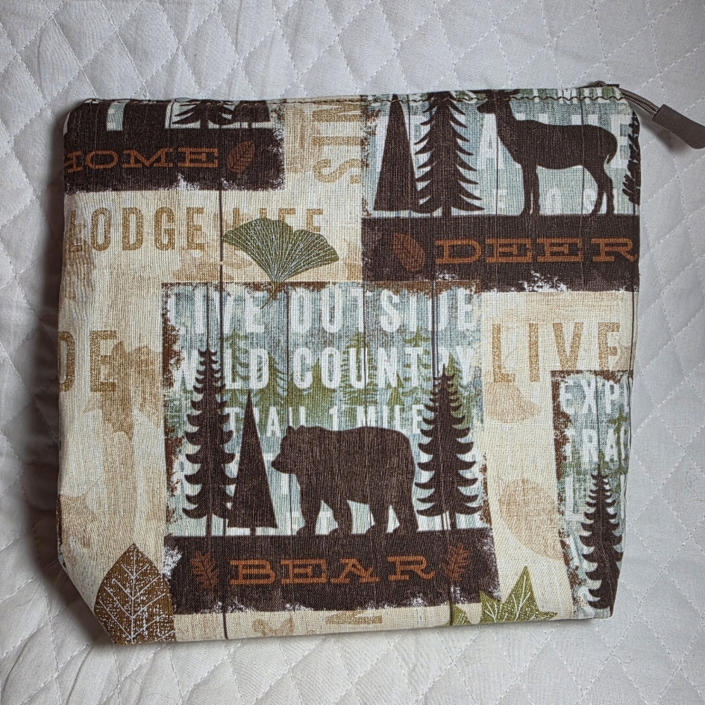 Gray Star Patterned Pouch with Bear Design - Picture 2 of 4